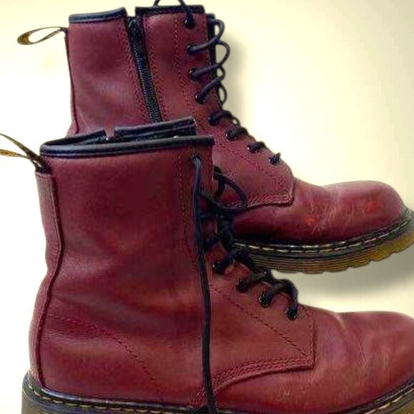 Women's Size 7 DR. MARTENS Red Leather Lace Up Side Zip 1460Y Combat Boots EUC - Picture 4 of 10